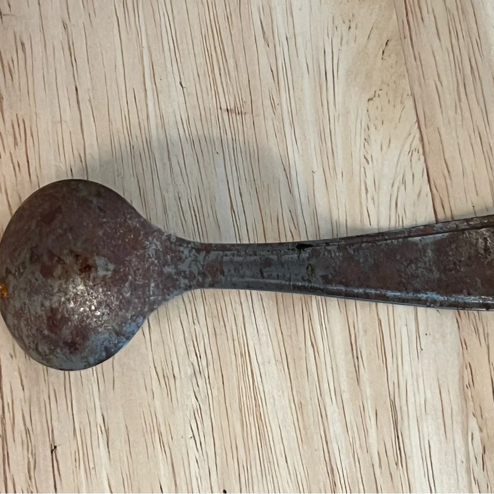 Vintage Metal Spoon Cream top
